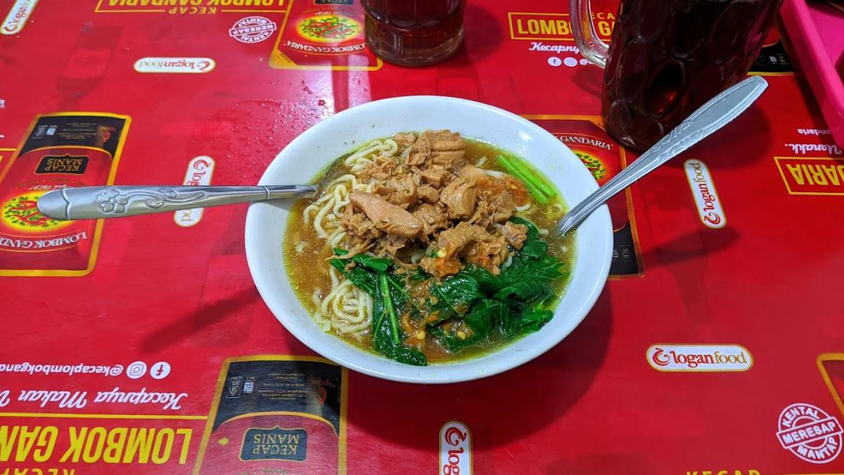 Mie Ayam Pak Yanto Solo: Kenangan Rasa yang Menggoda di Cilacap